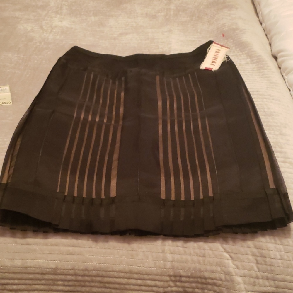BCBGMAXAZRIA - Picture 1 of 8